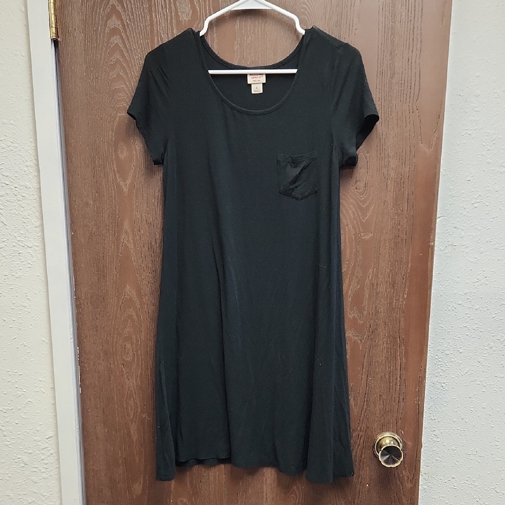 🚨2/$25 or 5/$50🚨Mossimo Supply Co. Black Tee